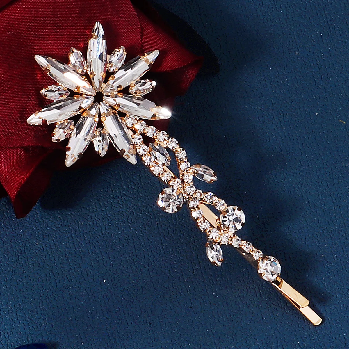 Feine Strass-Haarspange mit Funkelndem Blumendesign für Mädchen, Halloween-Geschenk für Frauen, Königinnen-Kopfschmuck