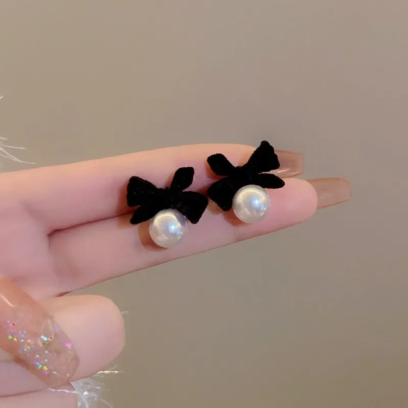 Sweet Black Velvet Bow Imitation Pearl Stud Earrings for Women New Fashion Trend Elegant Gentle Temperament Girls Birthday Gifts