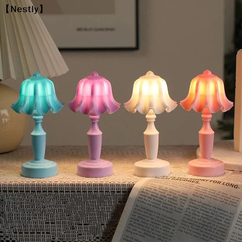 1Pcs Mini Lily Of The Valley Lotus Night Light Dollhouse LED Retro Flower Desk Lamp Simulated Furniture Home Decor Toy〔Nest〕