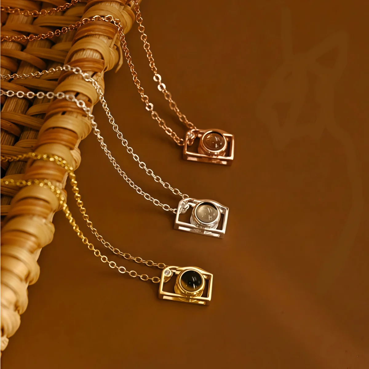 สร้อยคอโปรเจคเตอร์ภาพถ่ายส่วนต - Custom Name Necklace Stainless Steel บทวิจารณ์และราคา