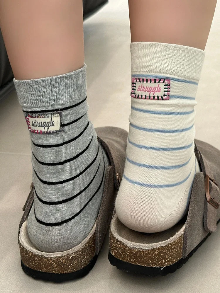 Meias Femininas de Algodão Puro Dopne Stripe Wawa Boken Série Clássica Colorida Sos Eye-ching Home Comfort de Cano Médio