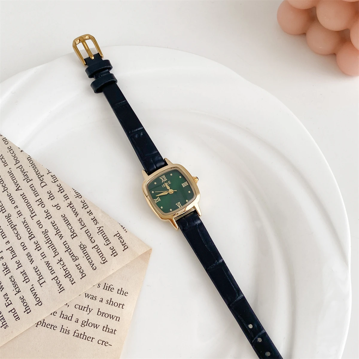 

Elegant Women'S Wristwatch, Retro Design, Simple And Sophisticated Small Square Dial, Versatile Women'S Leather Watch, Petite.