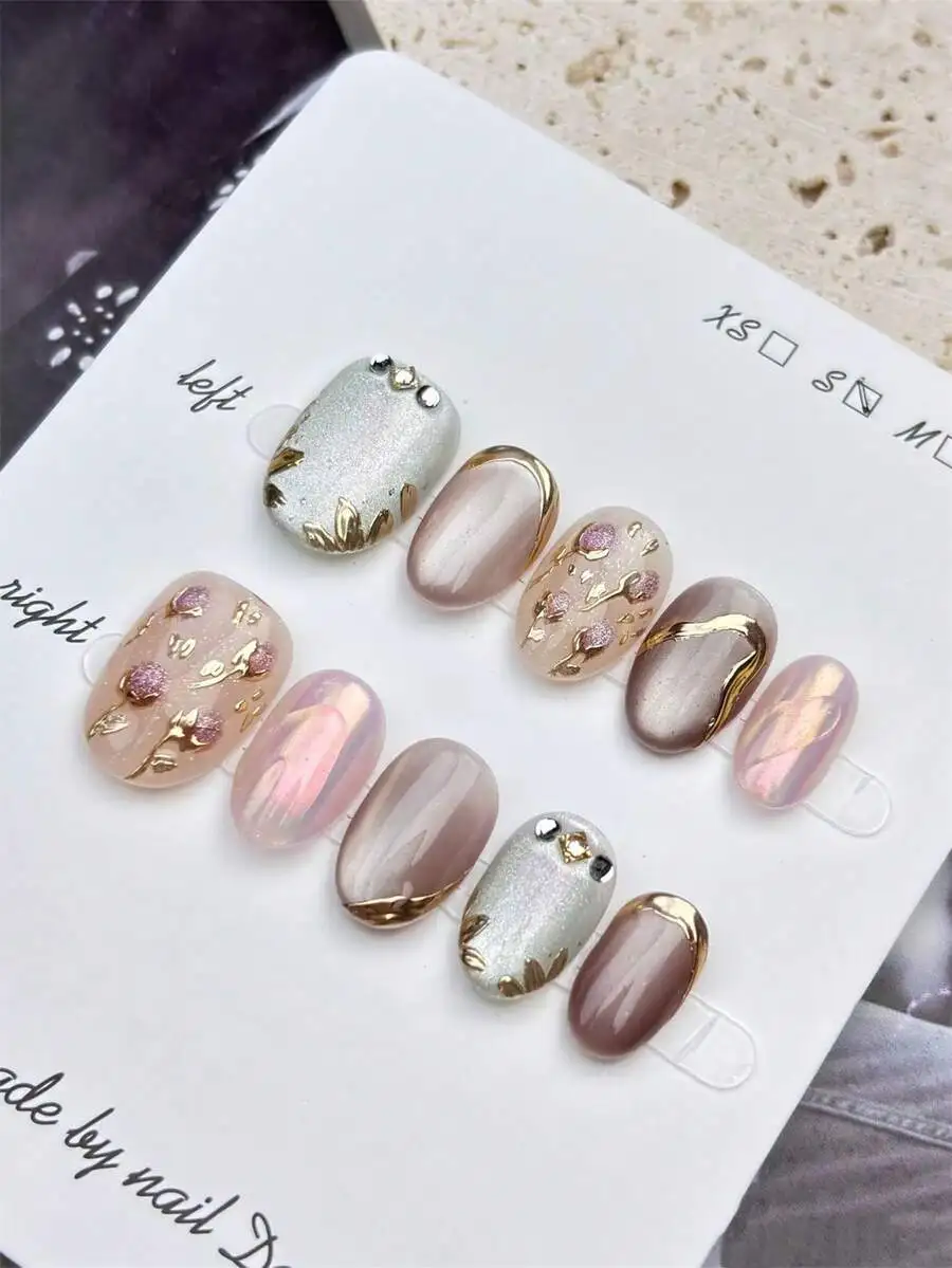 

10pcs Short Oval Fake Nails With French Style Elegant Silver - Blue Cat's Eye Design With White 3D Handmade Carved Floral Accent