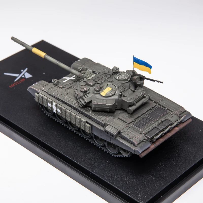 ARTISAN 1:72 Scale Plastic Ukrainian T-72 Main Battle Tank Model Militarized Combat Track Type Classics Adult Gifts Toys