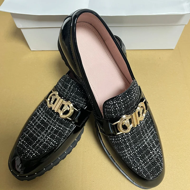 Zapatos de boda con diseño de correa media para hombre, mocasines negros de punta redonda, a la moda, para fiesta en club nocturno, primavera y otoño, novedad de 2023