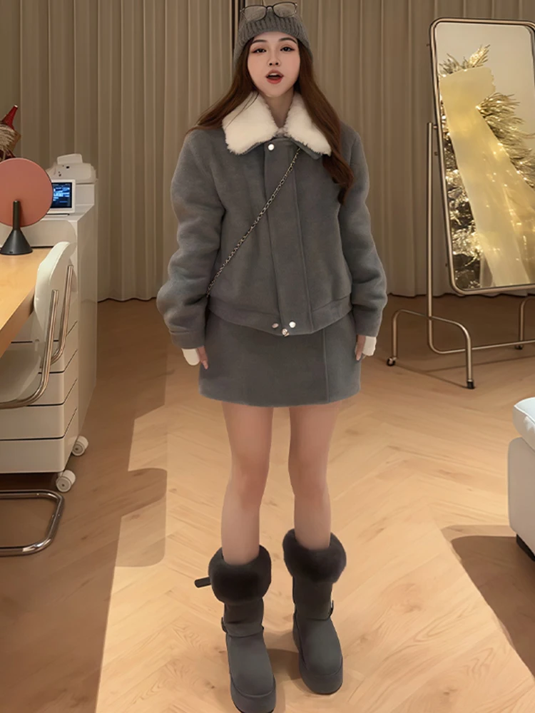 

Уникальный красивый зимний повседневный женский джинсовый костюм-двойка: куртка и юбка с меховым воротником, брюки средней длины