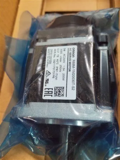 New Original R88M-1M20030T-S2 r88m1m20030ts2 AC Servo Motor Stock In Warehouse