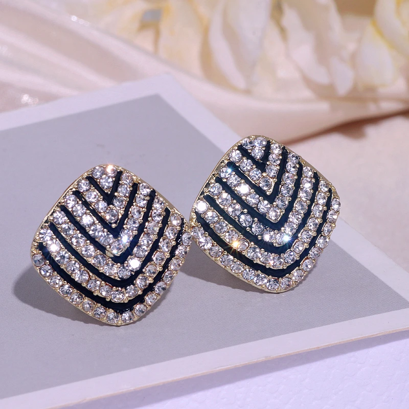 New Trendy Geometric Rhinestone Stud Earrings for Women Simple Square Luxury Crystal Earrings Wedding Party Jewelry Accessories