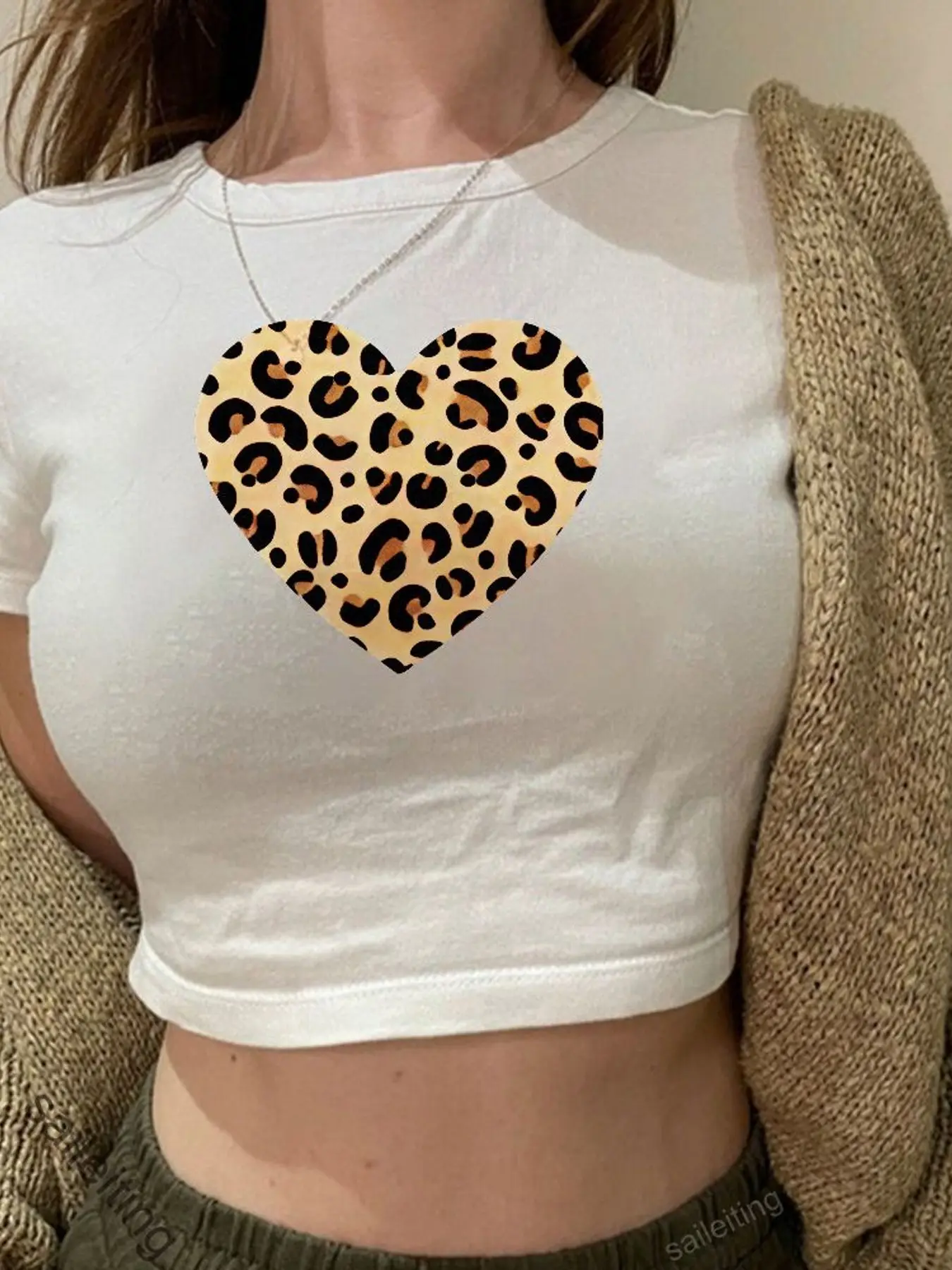 Women Leopard Print Heart Crop Top - Trendy Short Sleeve Summer Casual Tank Tee with Silver Chain Necklace, Olive Green Pants
