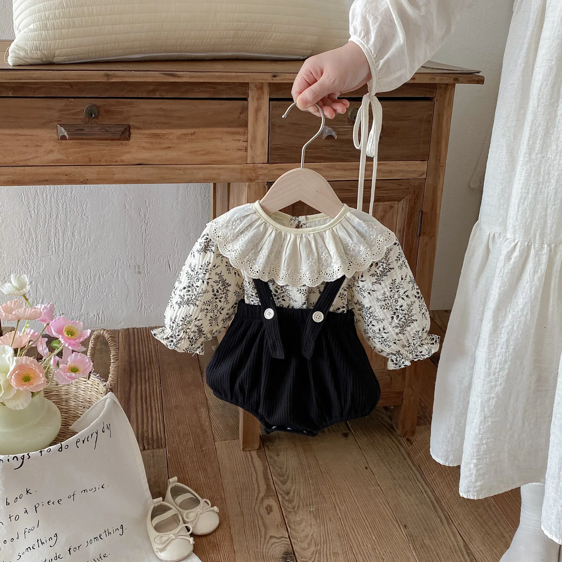 新しい秋の子供服セット長袖コットンプリントtシャツ-ノースリーブジャンプスーツ幼児ベビー服スーツ