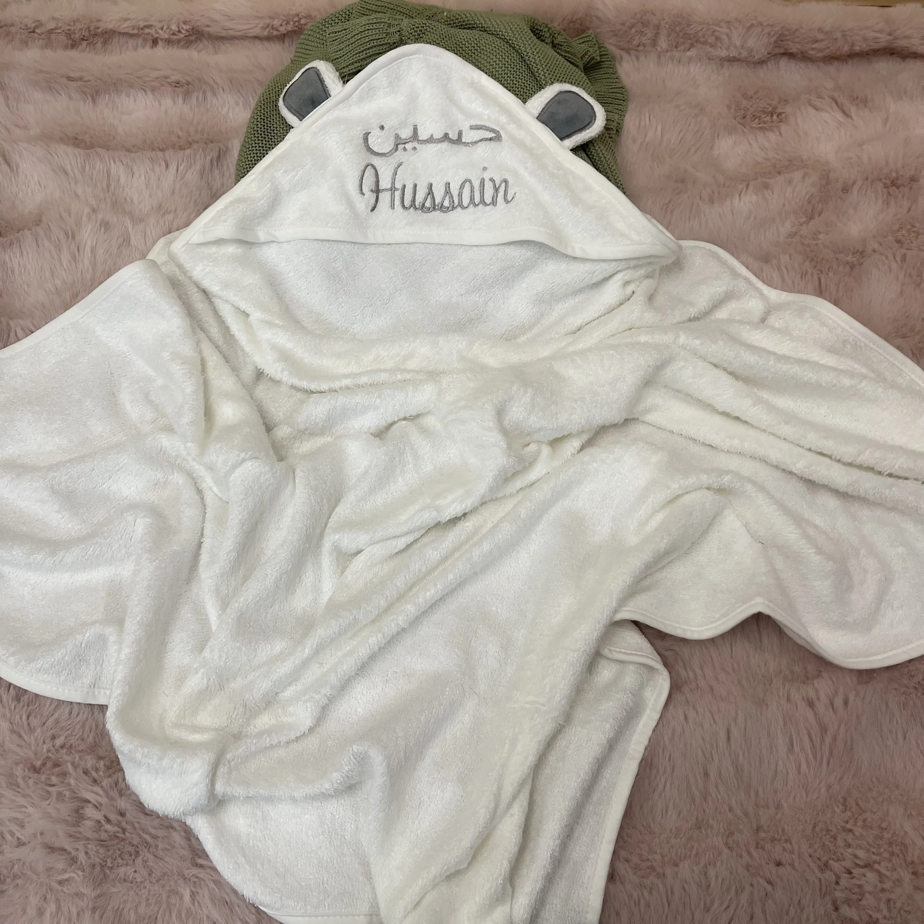 Personalized Embroidered Hooded Baby Towel with Cute Ears Baby Gift Embroidered Baby Bath Towel Baby Gift Toddler Hooded Towel