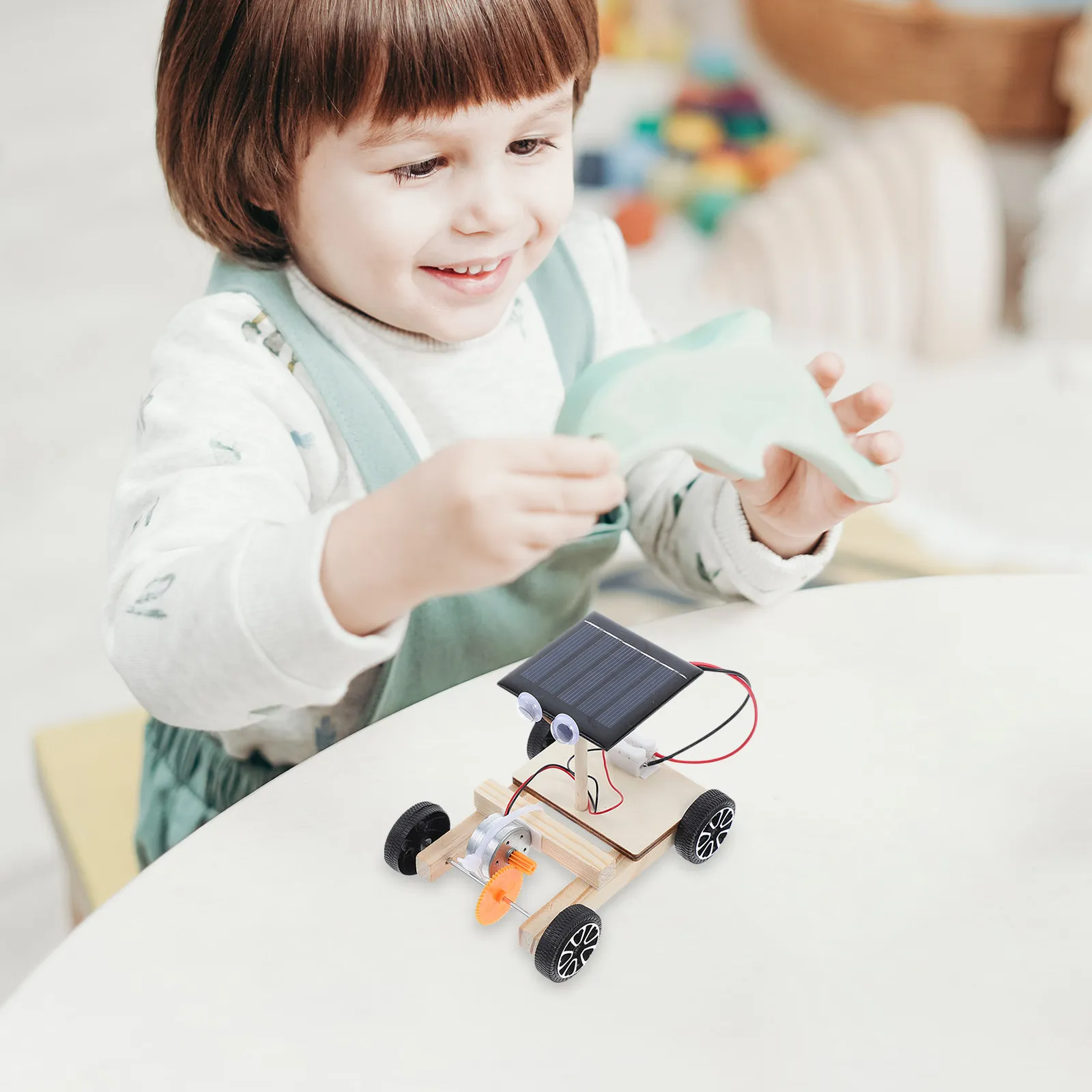 

Solar Car Kit Mini Wooden DIY Assembly Creative Educational Kids Science Solar Powered Gadget DIY Car