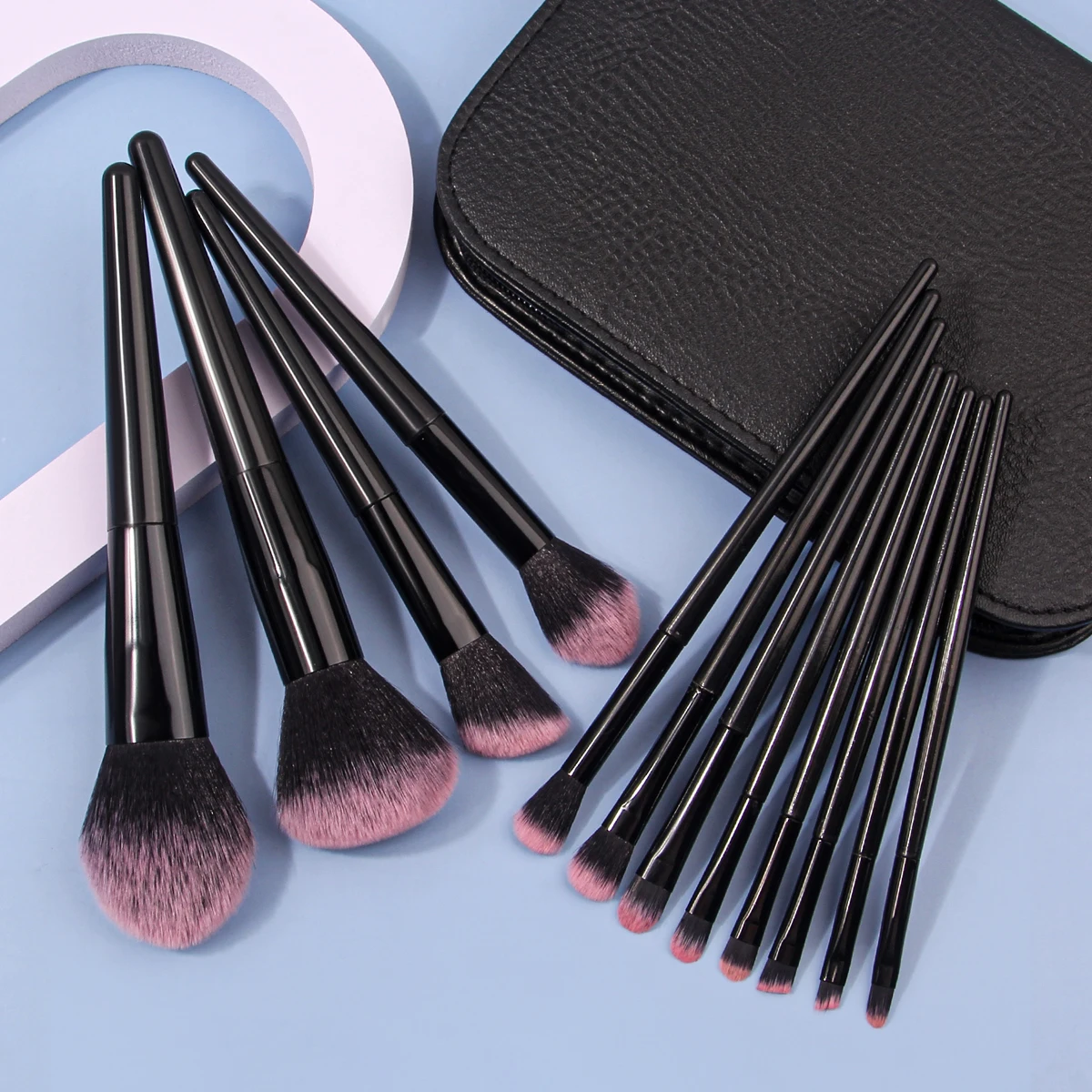 12 pcs Professional Makeup Brush Set With Makeup Pouch High Quality Makeup Kits Soft Hair Makeup Set With Cheap Price