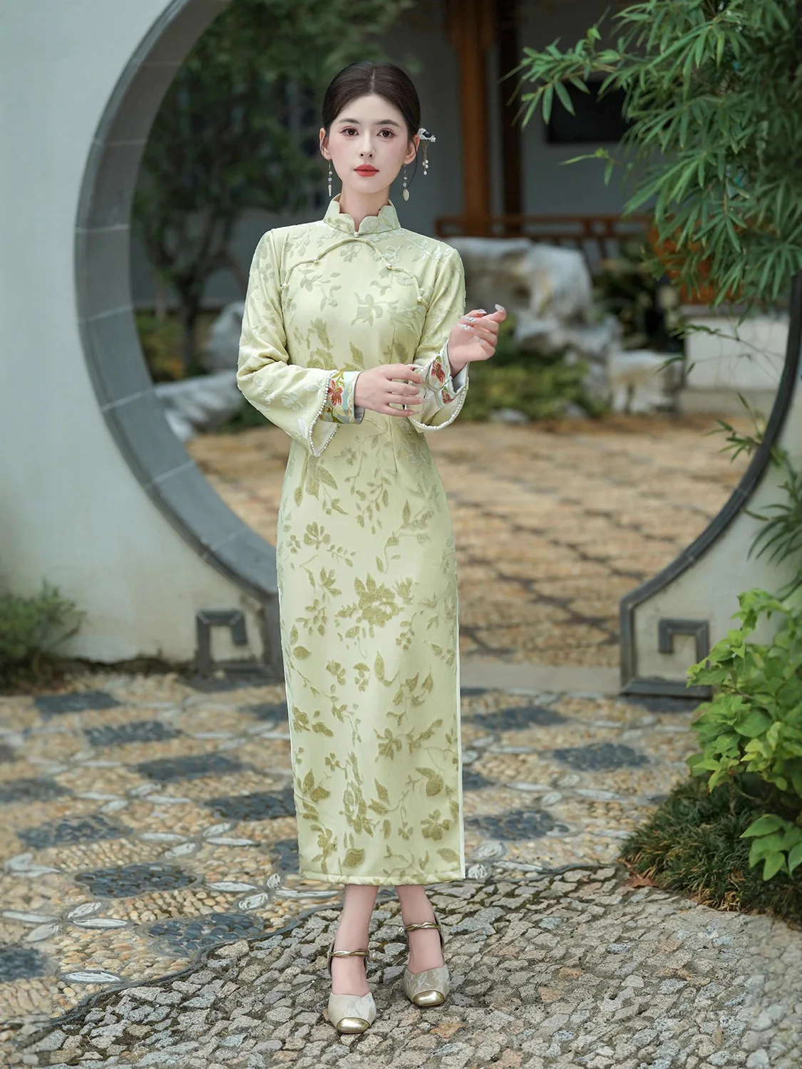 

Модное улучшение, новое эластичное платье Ципао с длинными рукавами в китайском стиле, осень 2023, новый стиль