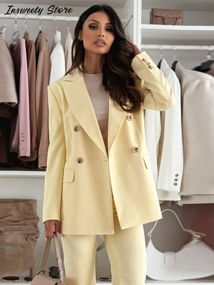 Damski zestaw: luźna marynarka dwurzędowa z klapami w kolorze cytrynowej żółci i proste spodnie z wysokim stanem, elegancki komplet na jesień 2025.