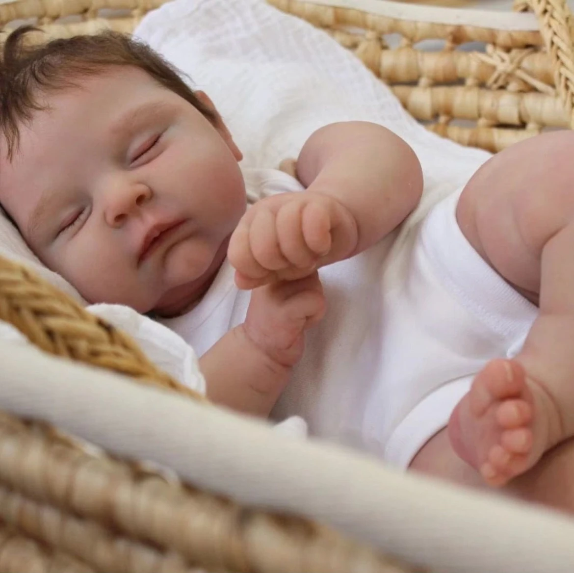 

19inch Peaches Premium Reborn Doll Girl Hyper Realistic Sleeping Face Hand-Stitched Handmade Clothes An Ideal Gift For Children