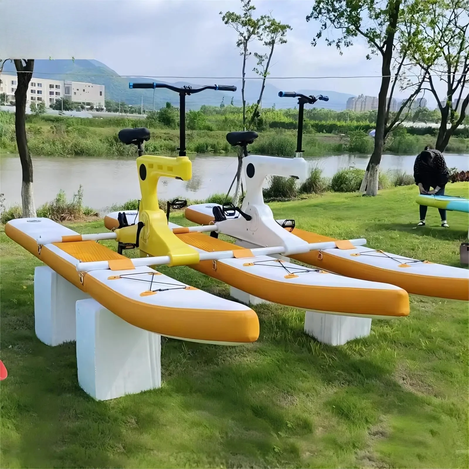 

Popular produRace Bike Inflatable Floating Waterbike Pedal Boats Hydro Cycle Bicycle Water Bike with Pedal Drive for Water Games