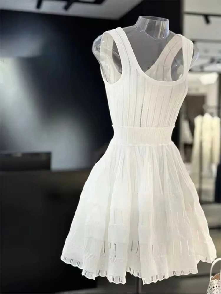 Parijs Luxe Merk Design Dames Elegante Jurk Sexy Casual Street Party Mouwloos Effen Kleur Uitgehold Chic Lady Mini-jurken