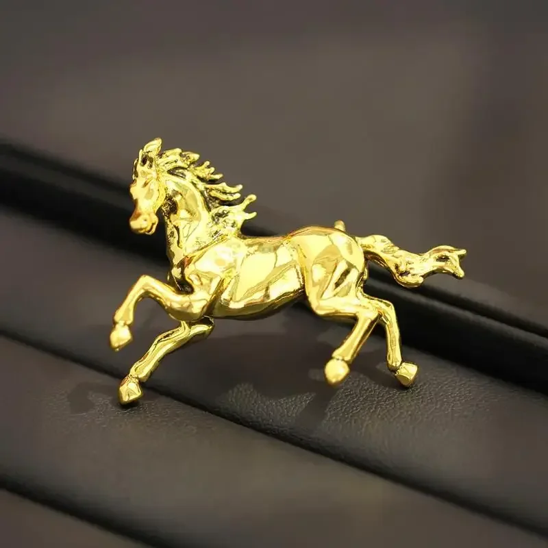 Fashion Classic Running Horse Brooch For Women Men Versatile Clothing Animal Pins Friends Party Gifts Banquet Jewelry Accessory