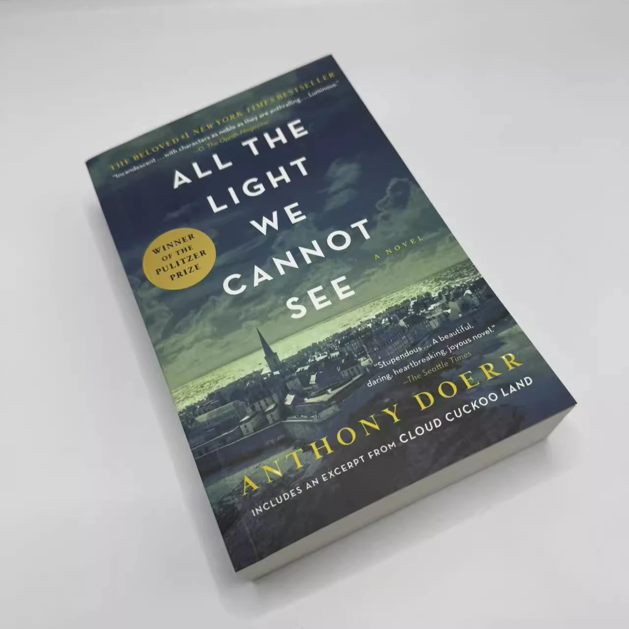 1 book All the Light We Cannot See Paperback English book