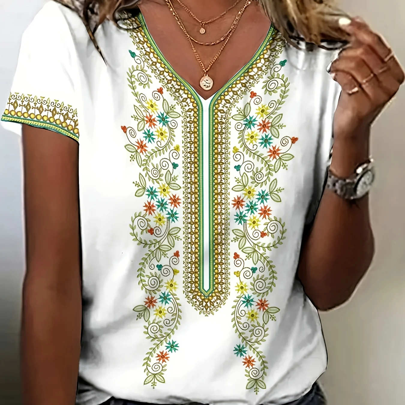

Женская футболка с 3D принтом в этническом стиле, повседневная модная женская одежда с v-образным вырезом, летние уличные повседневные дышащие футболки с короткими рукавами