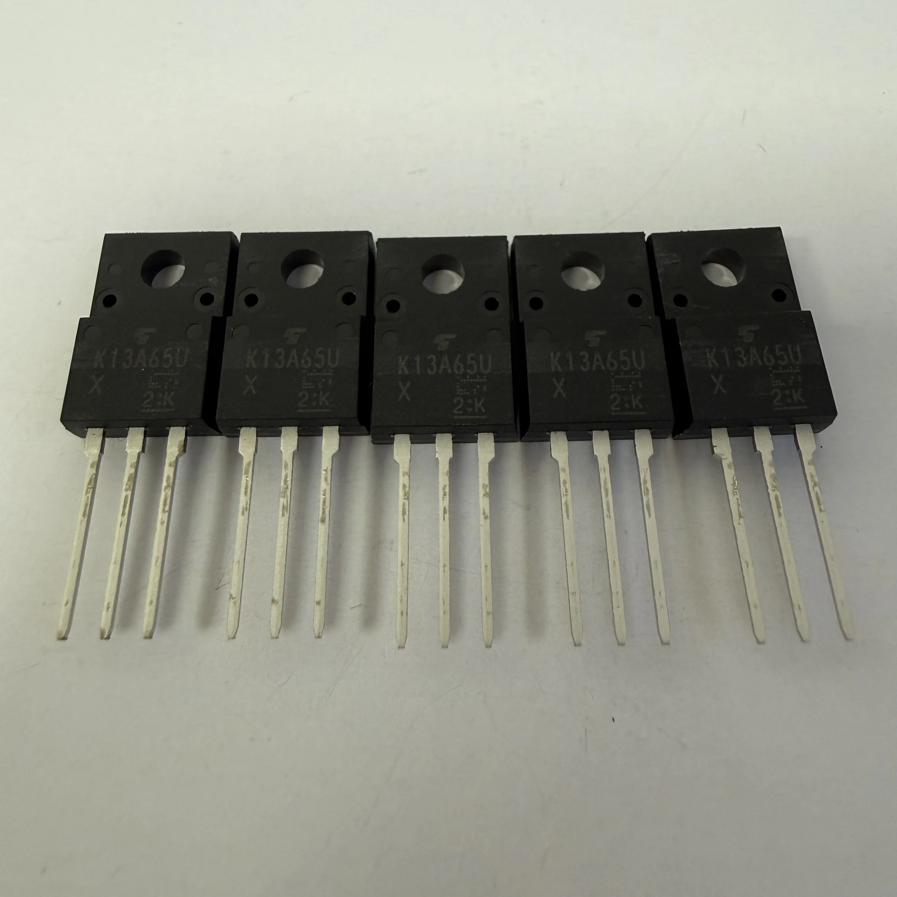 5PCS/LOT TK13A65U (MOSFETs)