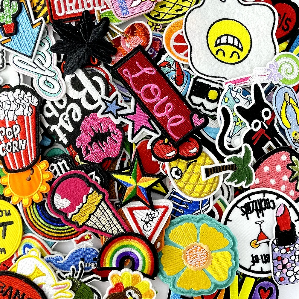 100Pcs/Lot Random Mix Iron on Patches for Clothing Decoration Embroidery Applique Ironing Supplies Decorative Patch Sewing Badge