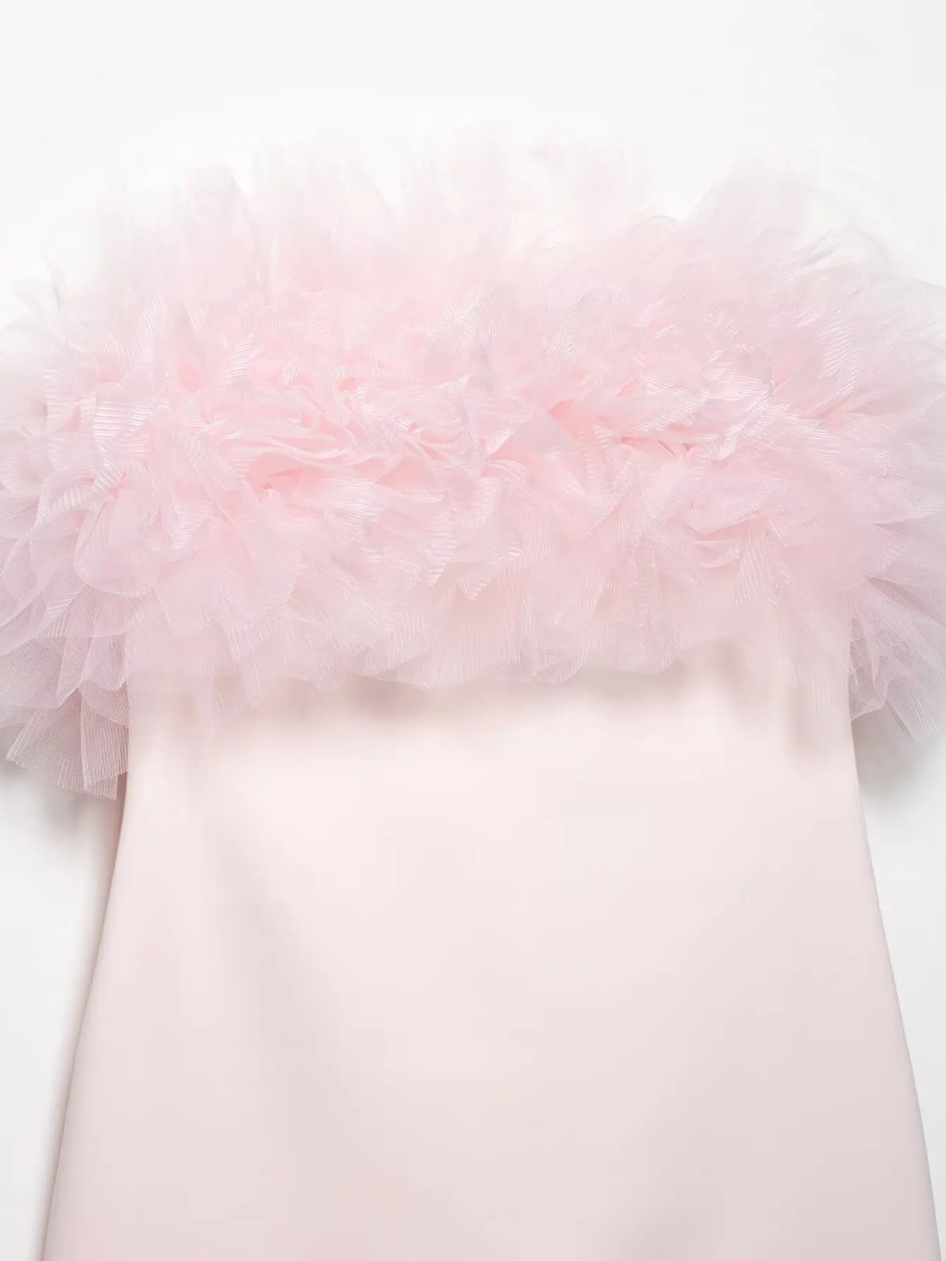 PB&ZA mouwloze mini-jurk voor dames met volumeachtig tule-schouderdetail voor de zomer voor een meisjesachtige en modieuze look