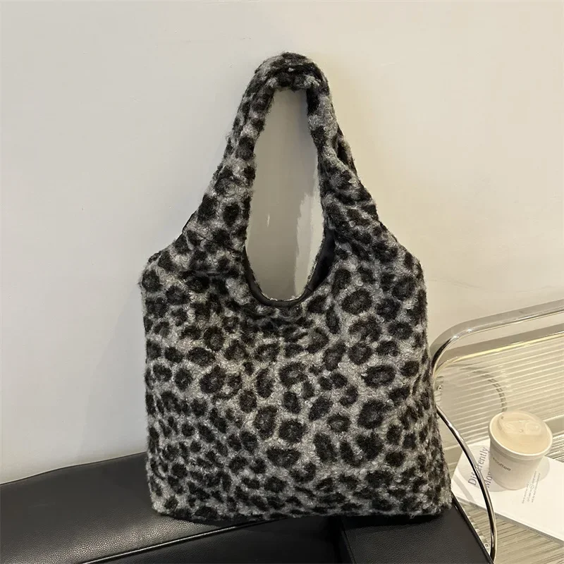 Girls large capacity tote bag fashion plush leopard print shoulder bag