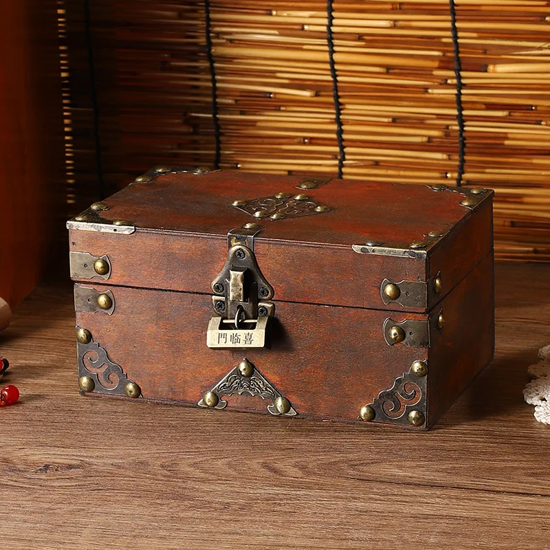 

Old-Style Lockable Treasure Box - European Rustic Jewelry Organizer, Movie Prop for Historical Scenes