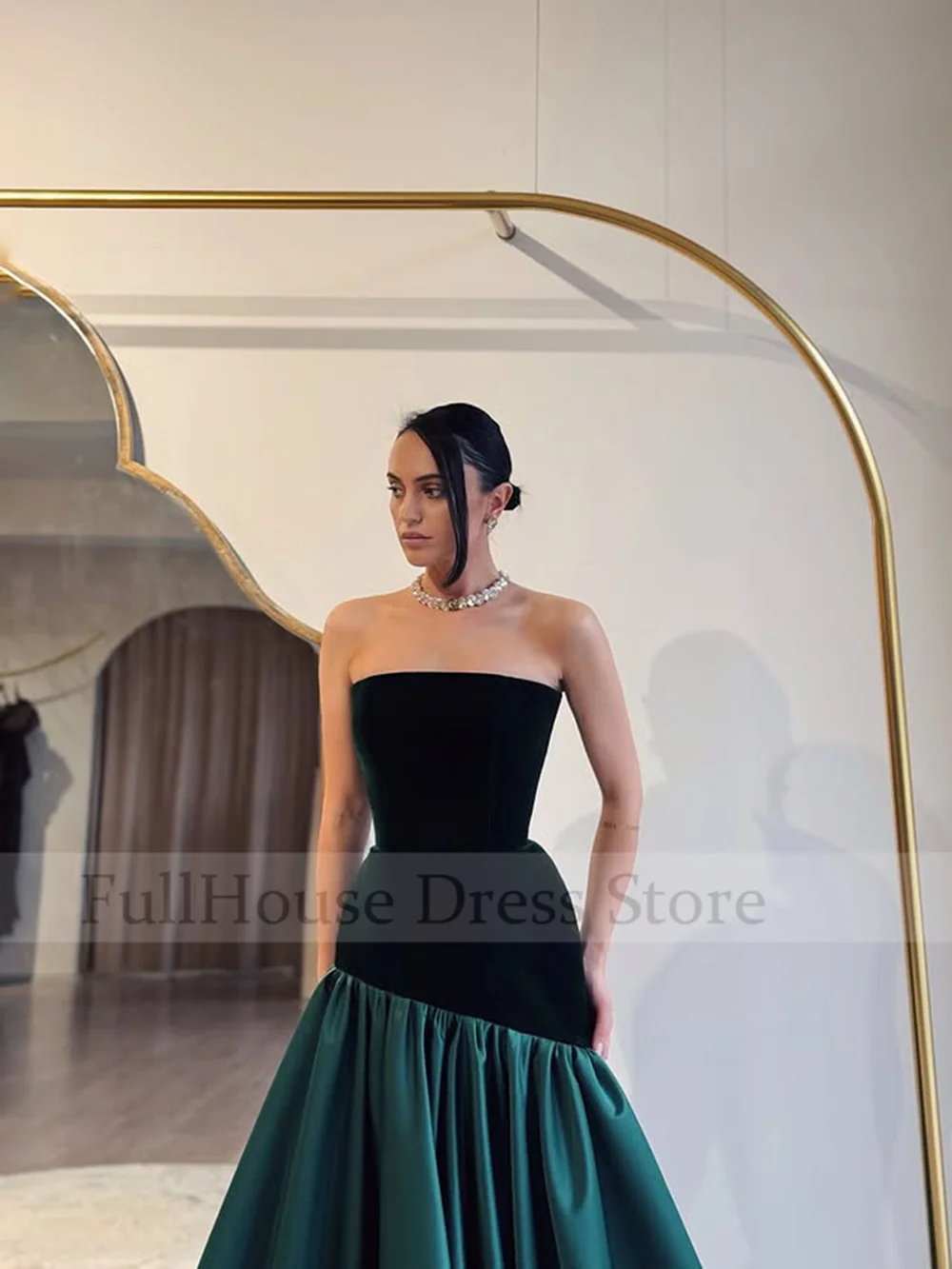 Bespoke Occasion Sleeveless Pleated Backless Formal Evening Gown A-line Draped Boat Collar Floor Length Prom Dress with Court