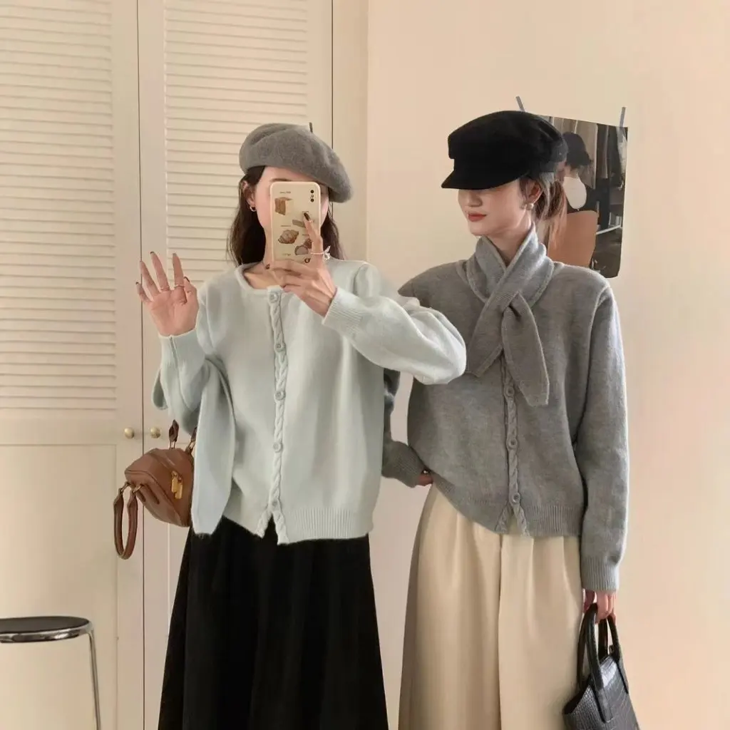 

Женский вязаный кардиган ранней весны в корейском стиле с круглым вырезом и закрученной планкой, комплект из двух предметов с шарфом, пальто в западном стиле