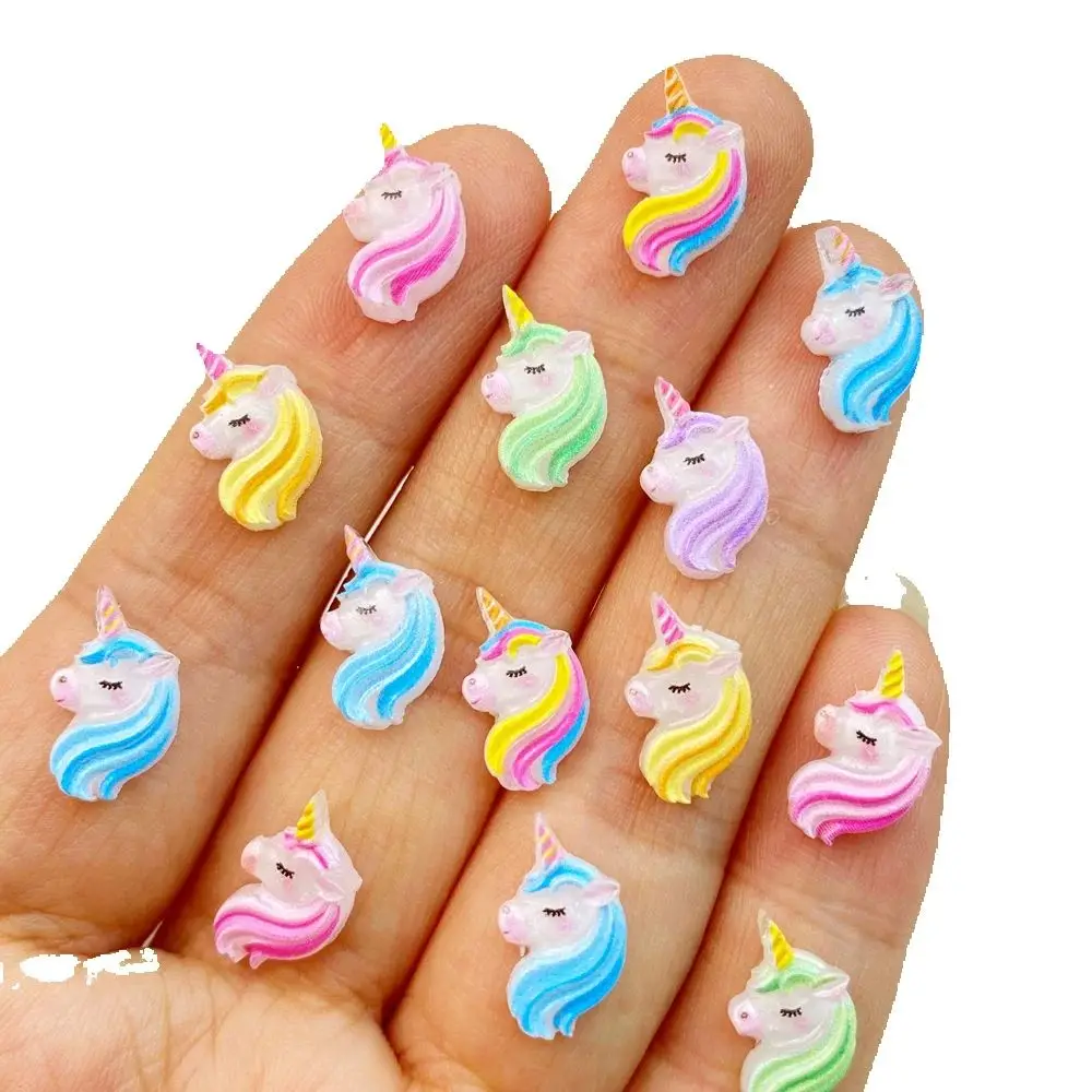 50 Stück gemischte Nagelkunst-Harz-Cartoon-Einhorn-Serie Designer-Charms Strass DIY Bastelbedarf für 3D-Nageldekorationen Schmuck