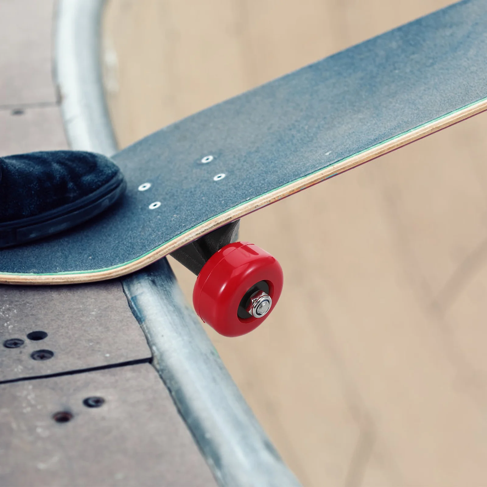 زوج واحد من مجموعة دعامات لوح التزلج تتضمن شاحنات وعجلات مزدوجة خفيفة الوزن ومتينة وسهلة التركيب وتعزيز التوازن #2