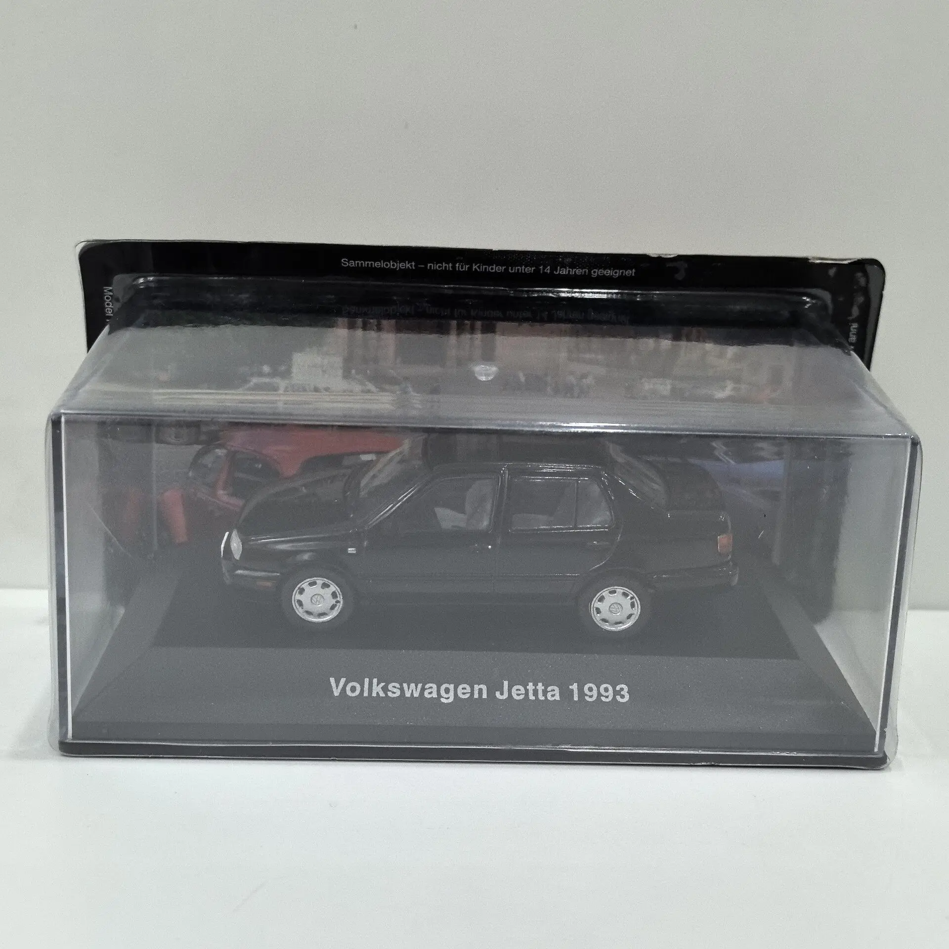

Box Cracking Diecast IXO 1/43 Scale VW JETTA 1993 33 Alloy Car Model