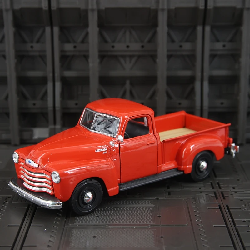 

Модель автомобиля Maisto 1:25, имитация пикапа Chevrolet 3100 1950 года, из сплава, статическая модель, двери открываются.