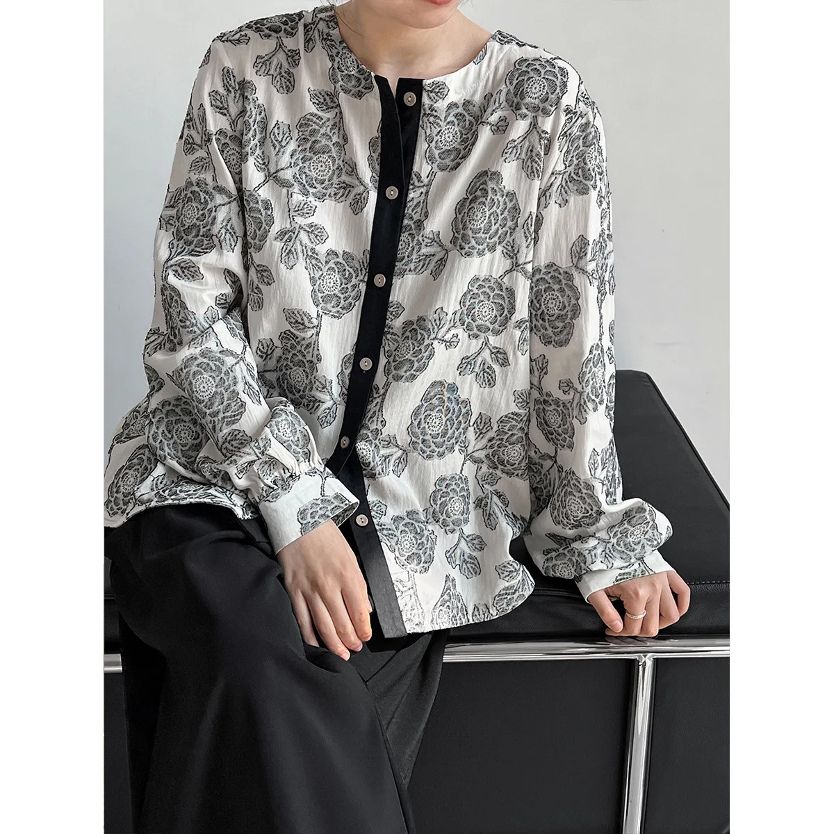 

Casual National Style Contrasting Color Cotton Linen Three-dimensional Jacquard Shirt for Women's Spring New Loose Design Top 87