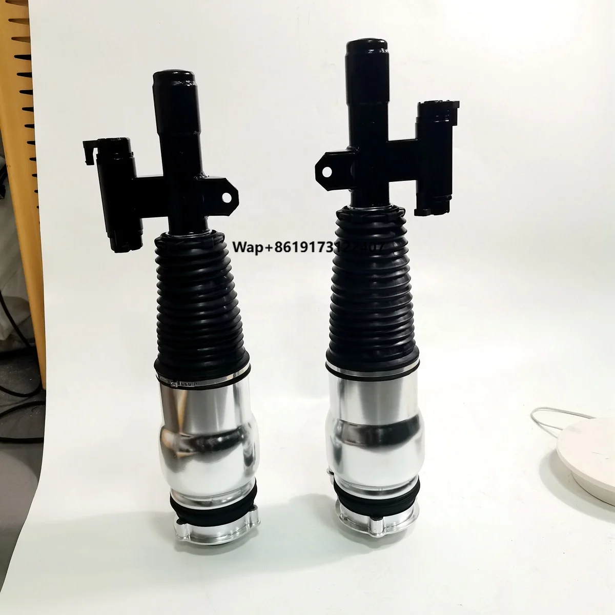 

Новый задний пневматический амортизатор Cullinan AWD с EDC 37106878225 37106878226