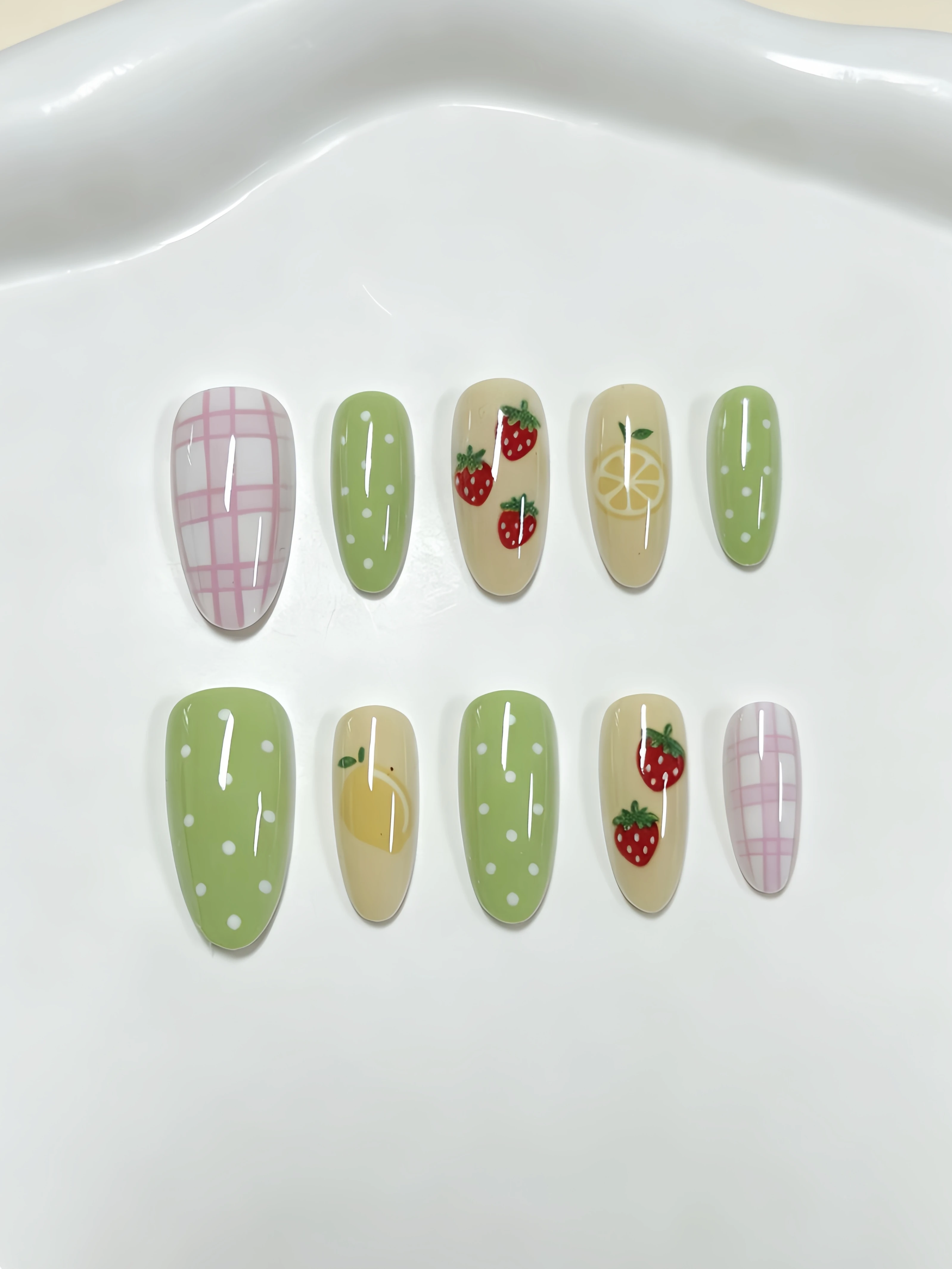 10 Almond-Shaped Nails, Tender Lime Green Polka Dots, Hand-Painted Red Strawberry Nail Stickers, Macaron Fruit and Vegetable Color-Blocking Style, Gentle Commuting Style, Versatile for School and Class, Press-On Fake Nails
