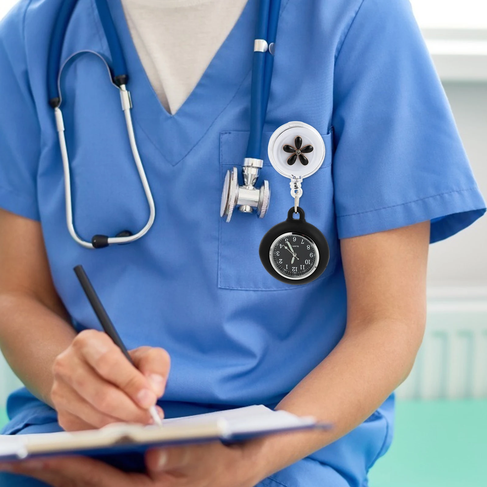 

Retractable Chest Quality Flower Pattern Quartz Alloy Watch Hanging Watch Design