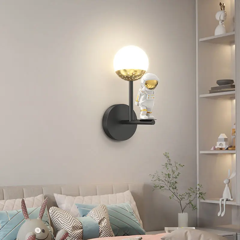 Lámpara de pared para dormitorio, luz de mesita de noche, creativa, minimalista, moderna, para sala de estar, habitación de niños, Fondo de astronauta y Luna, nueva