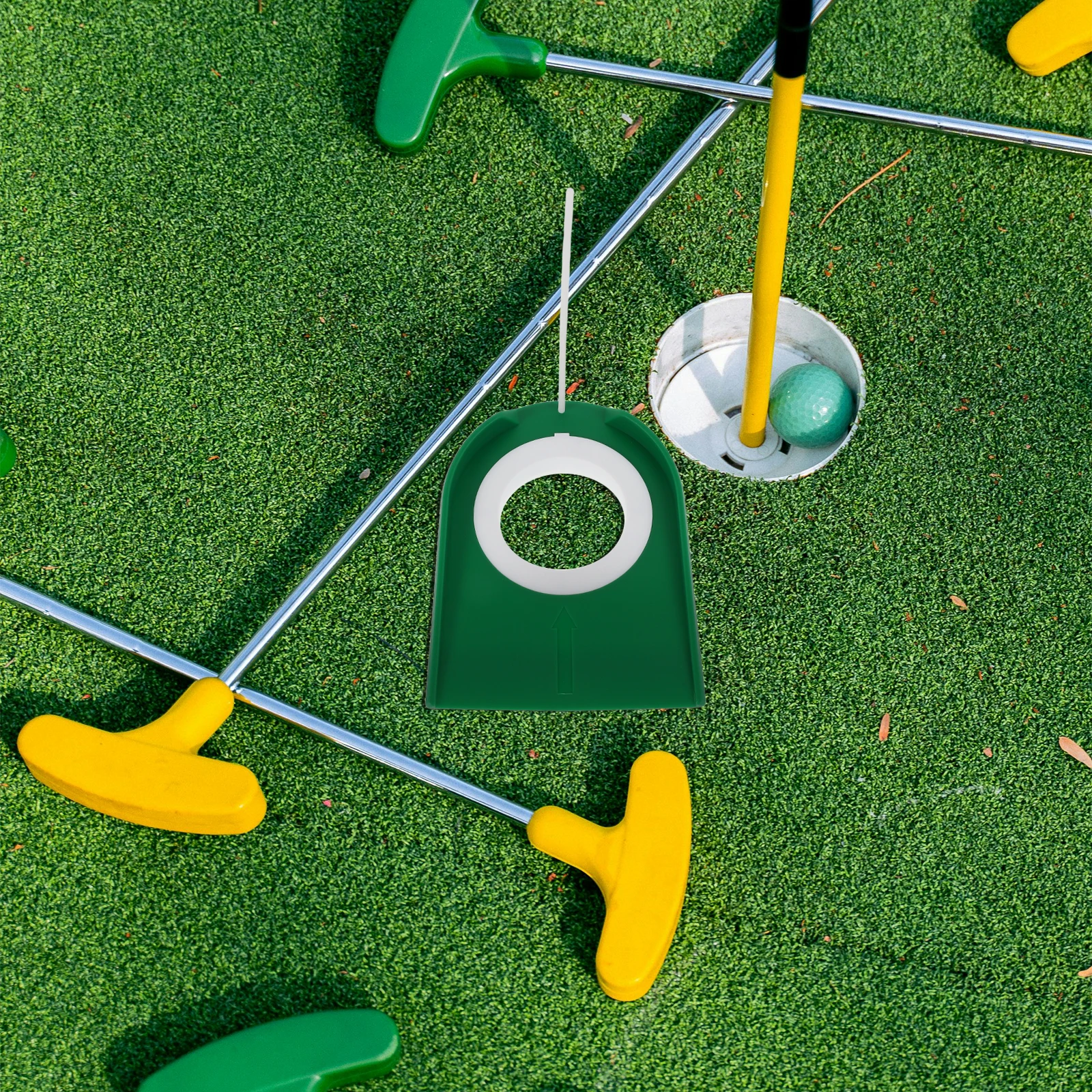 

4Pcs Golf Putting Practice Tool Compact Disc with Hole Cups Flag for Indoor Outdoor Use Training Aid to Improve Putting Accuracy