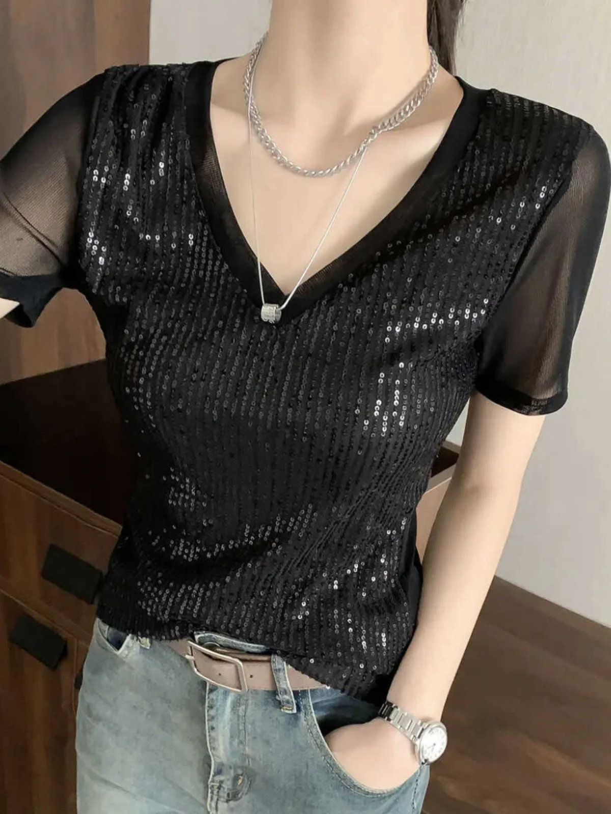 Summer 2024 Women\'s Slim Fit Short Sleeve T-Shirt V-Neck Glitter Mesh Patchwork Heavy Embroidery Black Top Korean Style Commute