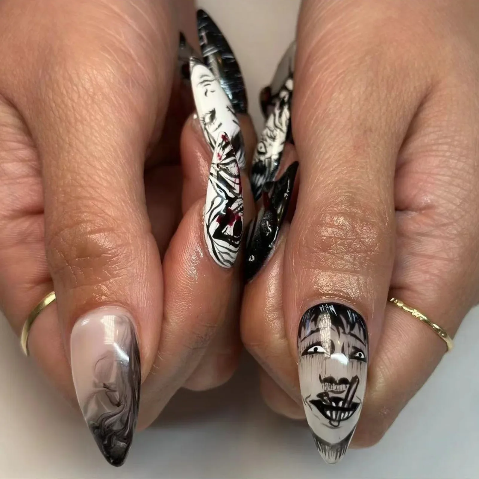 Juego de uñas postizas de Anime, Set de 24 piezas, color negro, con dibujo de almendra, cómics japoneses artificiales, diseño artístico con personalidad para Cosplay