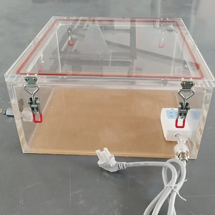 Plexiglass colony culture chamber