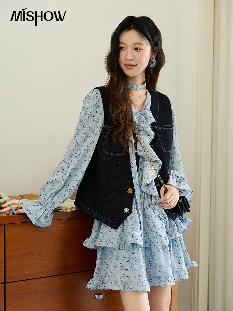 

MISHOW Women's Denim Vest 2026 Spring Sleeveless Different Buttons V-neck Casual Waistcoat with Pockets Vest Coats MXE45W0868