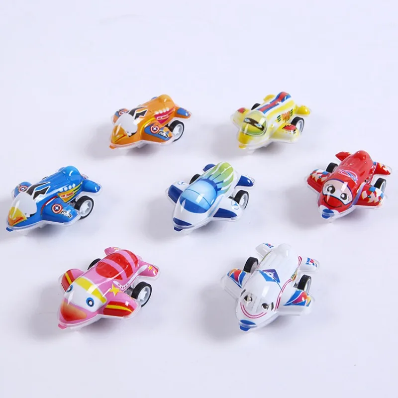 1 Stuks Willekeurige Cartoon Mini Pull Back Vliegtuig Speelgoed Creatieve Kids Verjaardagsfeestje Gunst Klassieke Speelgoed Auto Serie Traagheid Power voertuig