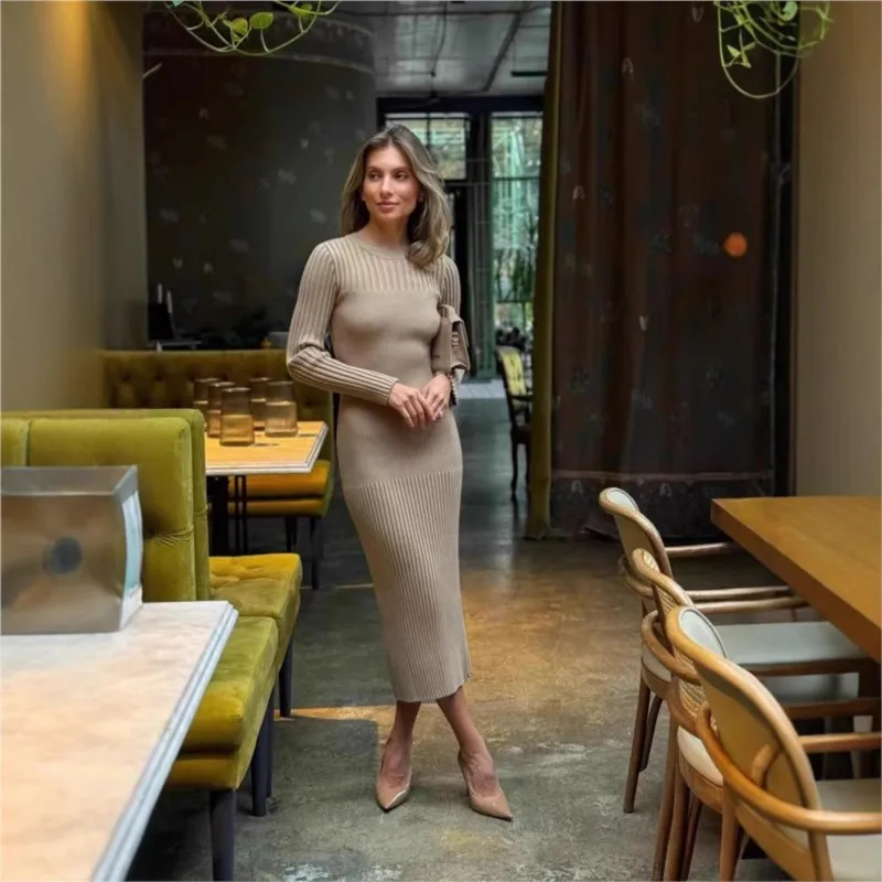 Vestido ajustado de color sólido de manga larga con cuello redondo de punto elegante para Otoño Invierno falda larga de temperamento a la moda para mujer