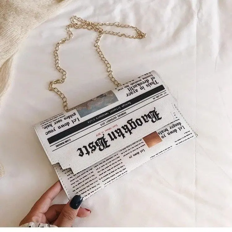 Ladies Retro Fashion Newspaper Graffiti PU Clamshell Clutch Bag Leisure Chain Messenger Mini Square Bag Shopping Party Dress