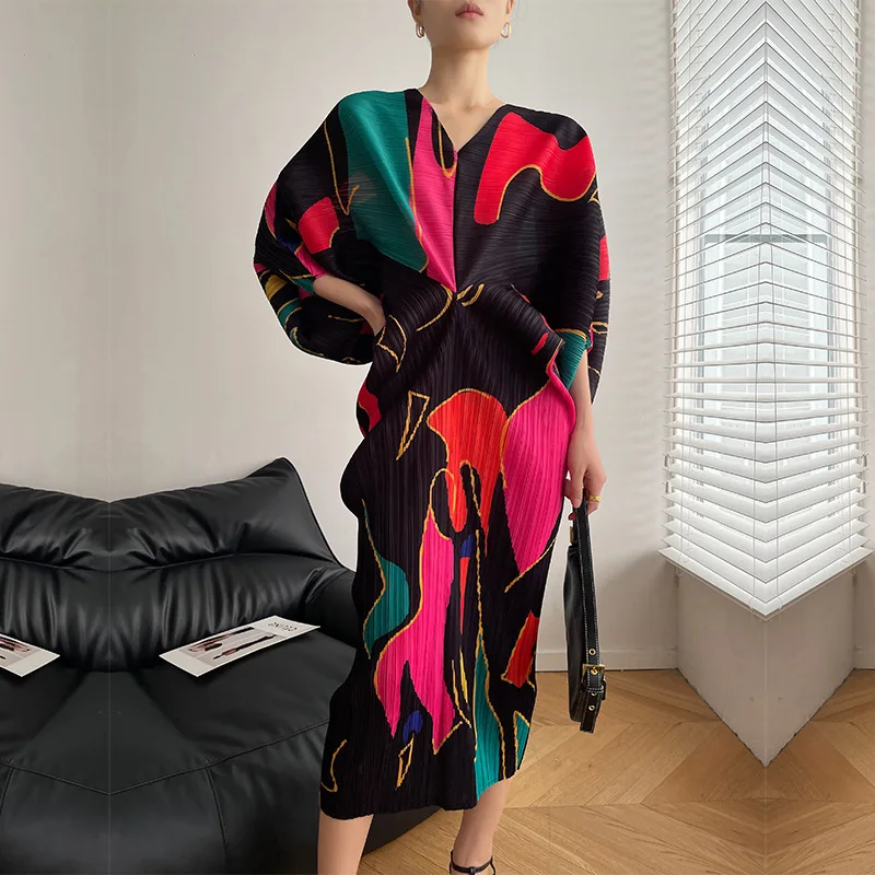 Miyake Pleated Dress New Original Design Loose Slimming Medium Length V-Neck Elegant Bat Sleeve Women'S Party Dress 2024 Spring